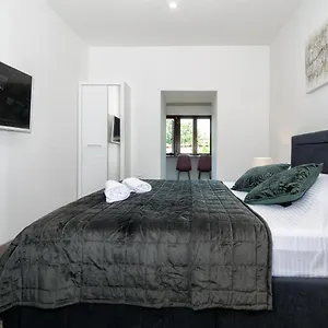 Arena Delight Apartment